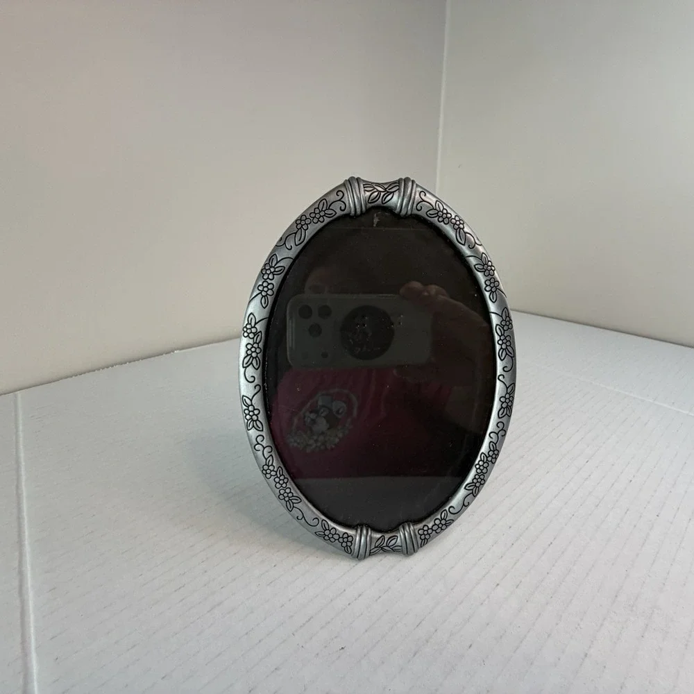Vintage Pewter Tone Floral Oval Picture Frame 8x6 W/Glass Velvet Back Easel